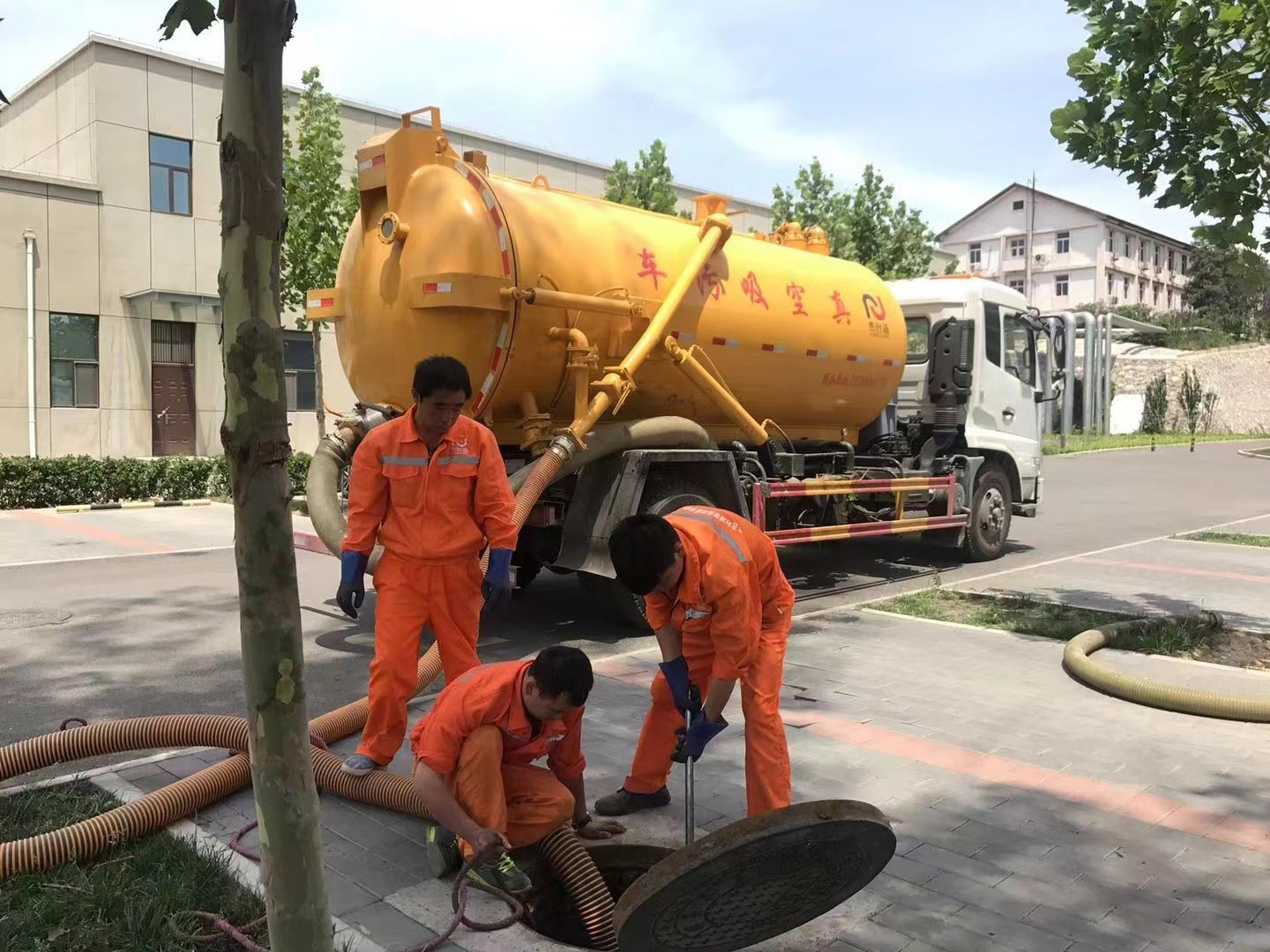 阳西化粪池清理与5-8吨吸粪车施工效率分析